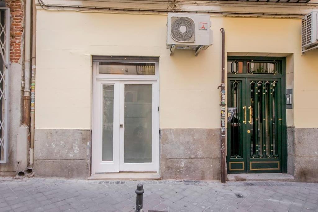 Cool Deluxe Interior Design A 2 Min De Gran Via Apartment Madrid Exterior photo