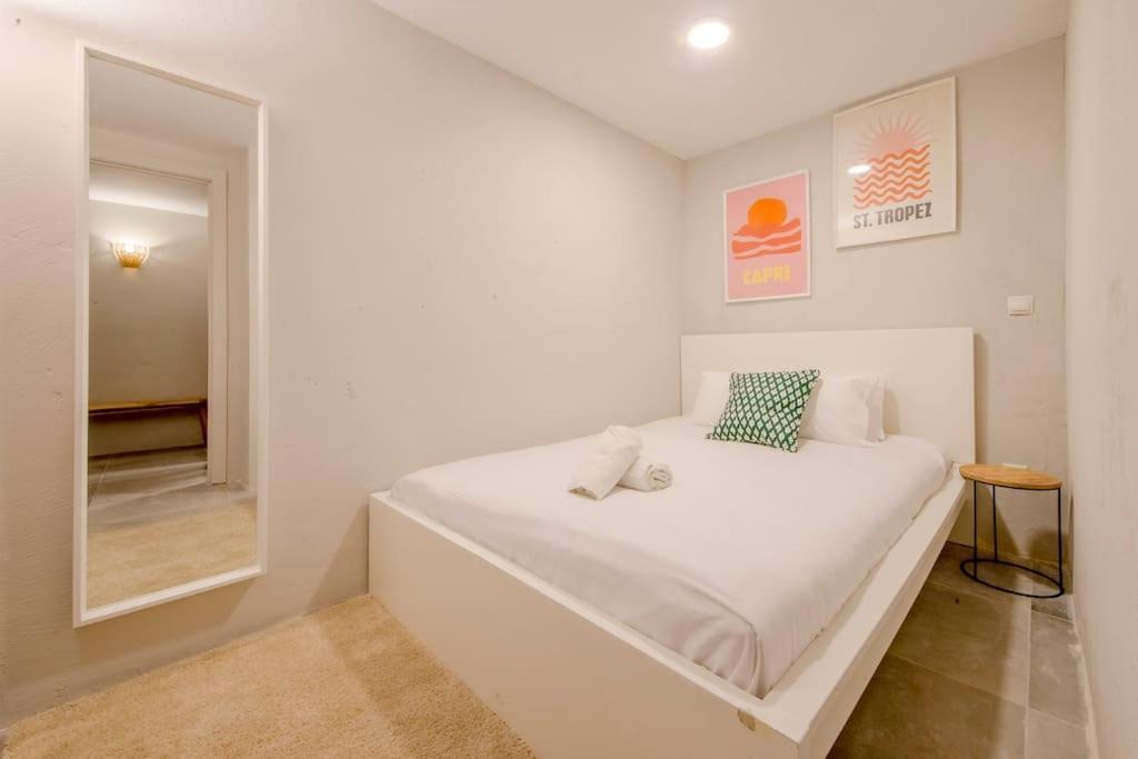 Cool Deluxe Interior Design A 2 Min De Gran Via Apartment Madrid Exterior photo