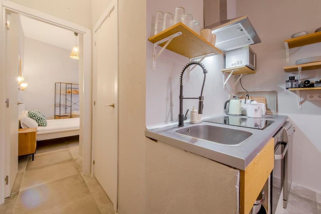Cool Deluxe Interior Design A 2 Min De Gran Via Apartment Madrid Exterior photo