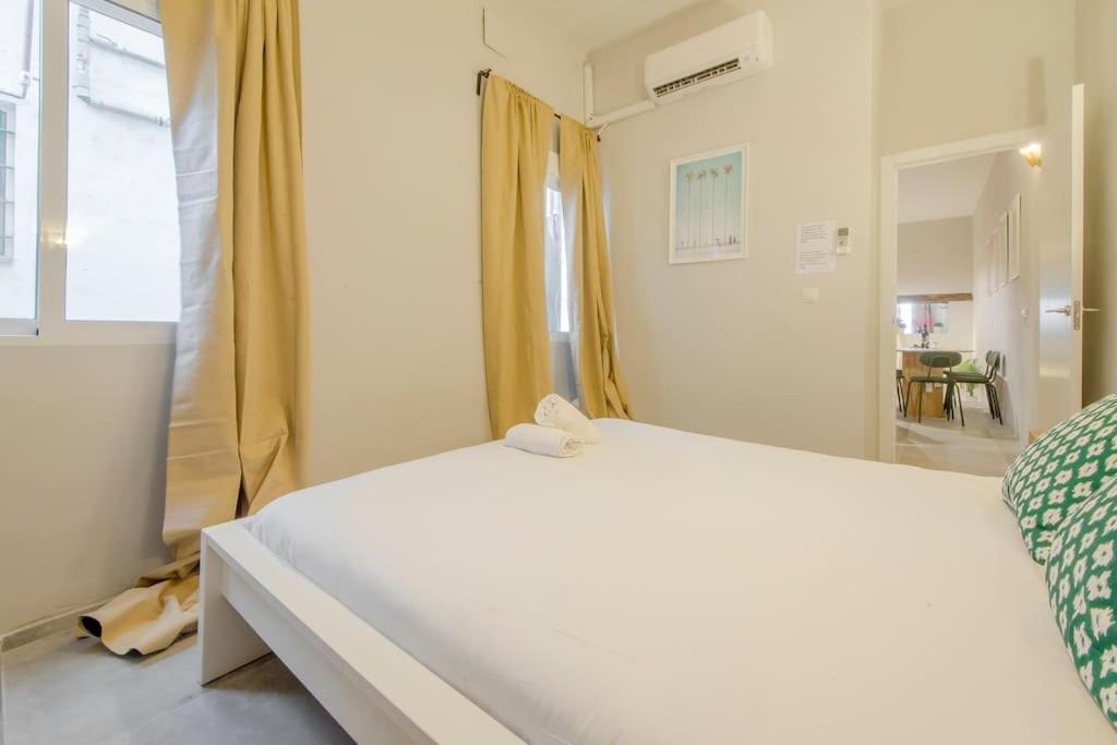 Cool Deluxe Interior Design A 2 Min De Gran Via Apartment Madrid Exterior photo