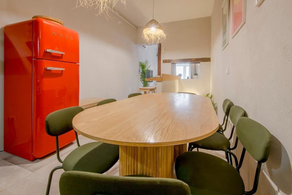 Cool Deluxe Interior Design A 2 Min De Gran Via Apartment Madrid Exterior photo